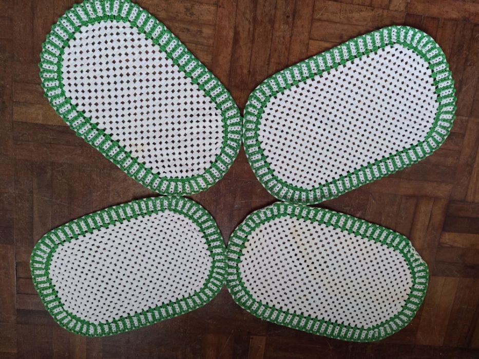 Naperons em renda de crochet verde e branco (4)