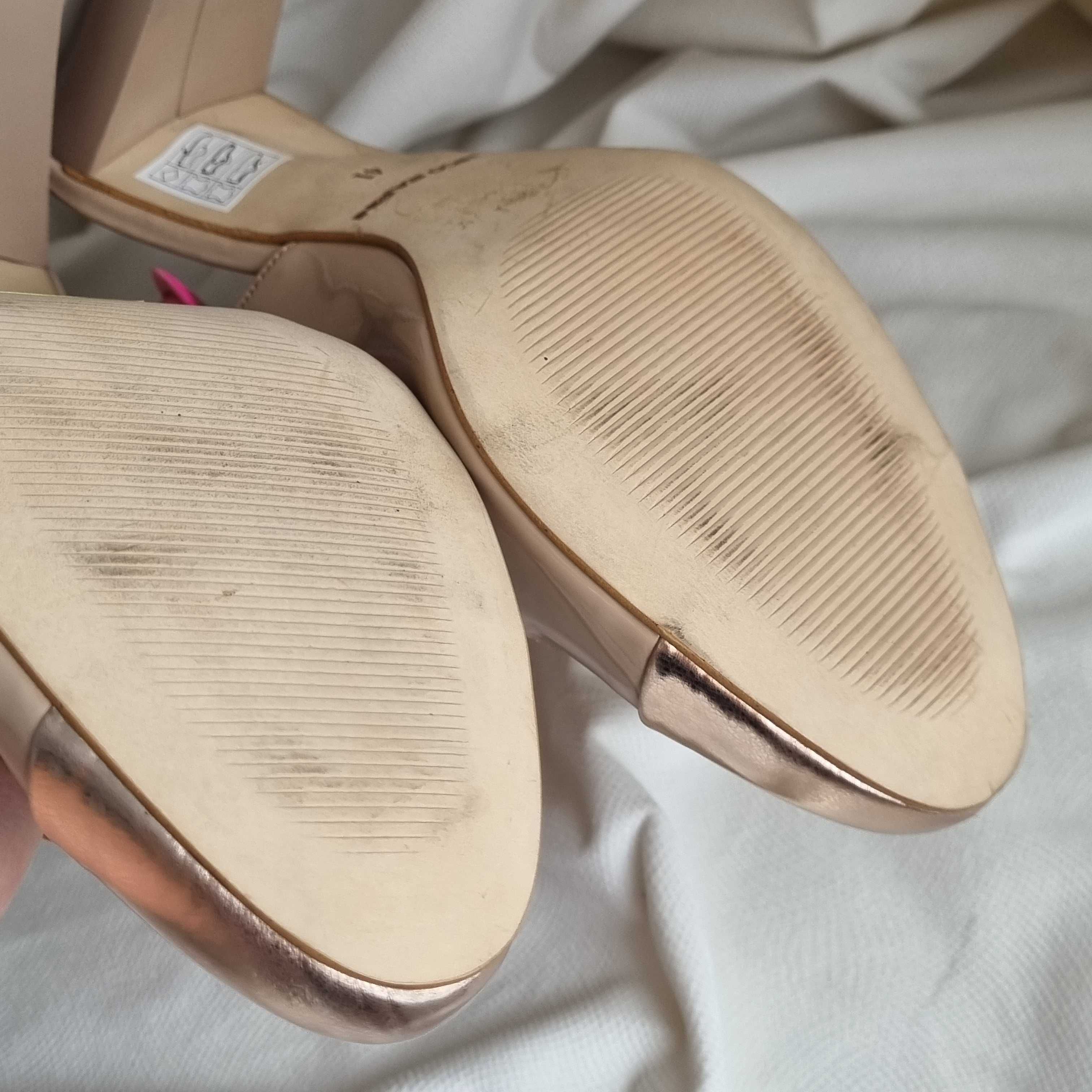 Damskie skórzane czółenka Nico Rarini typu sling back na słupku r. 41