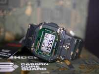 Casio DWE-5600CC-3 Techno Set. 3 ремешка, 2 безеля в комплекте