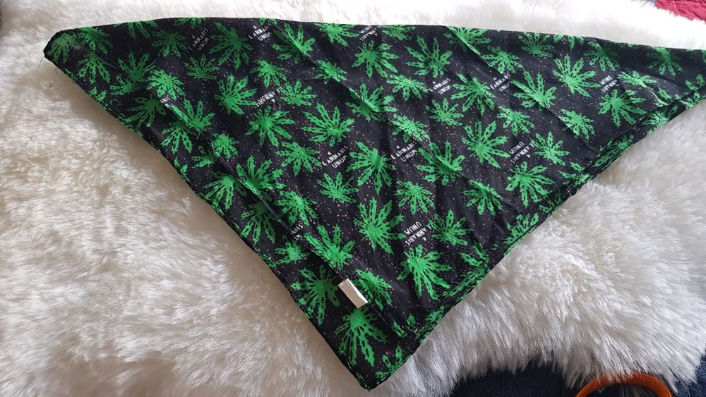 Czarna/zielona chusta bandana rock metal