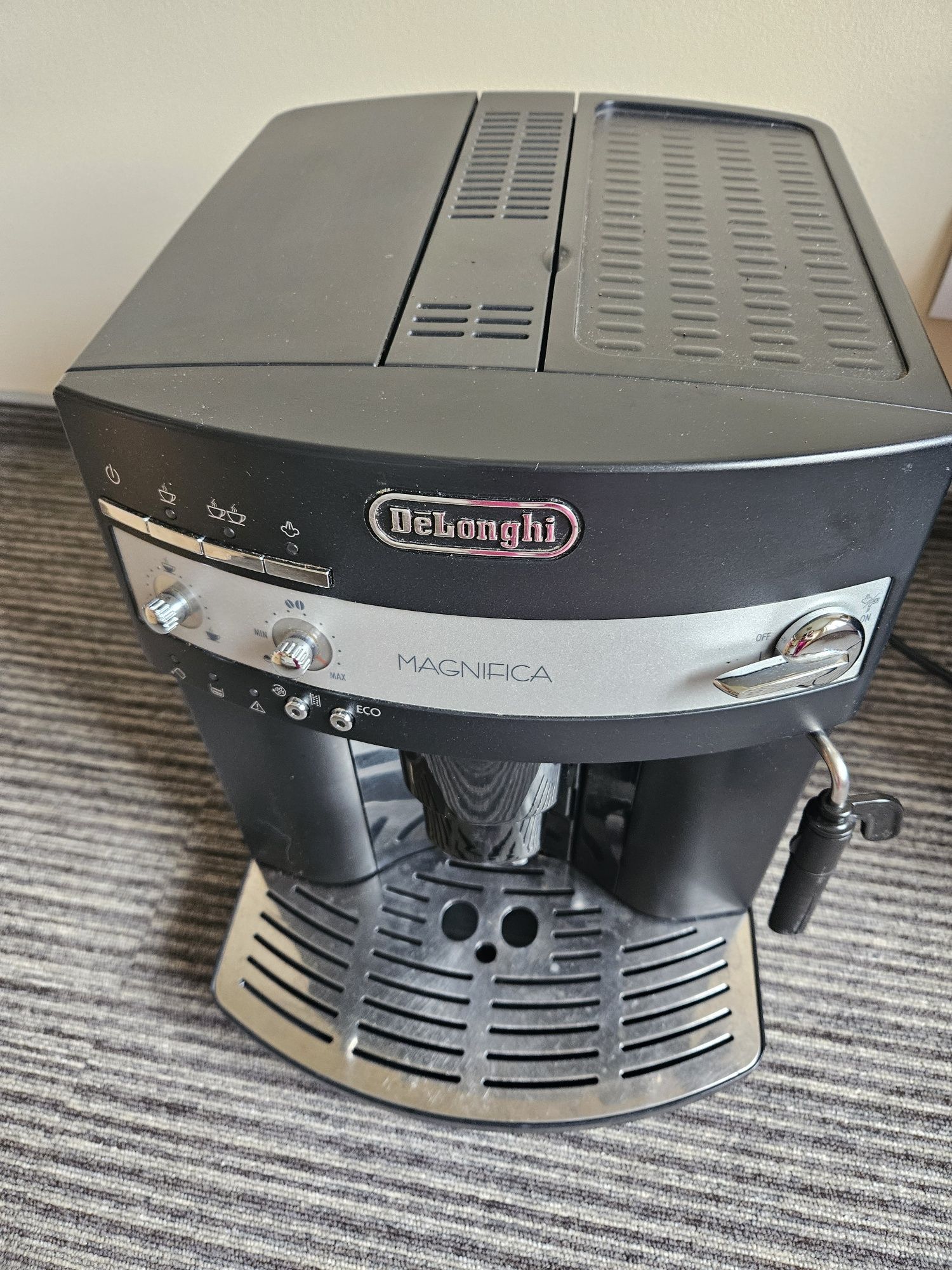 Expres do kawy delonghi magnifica