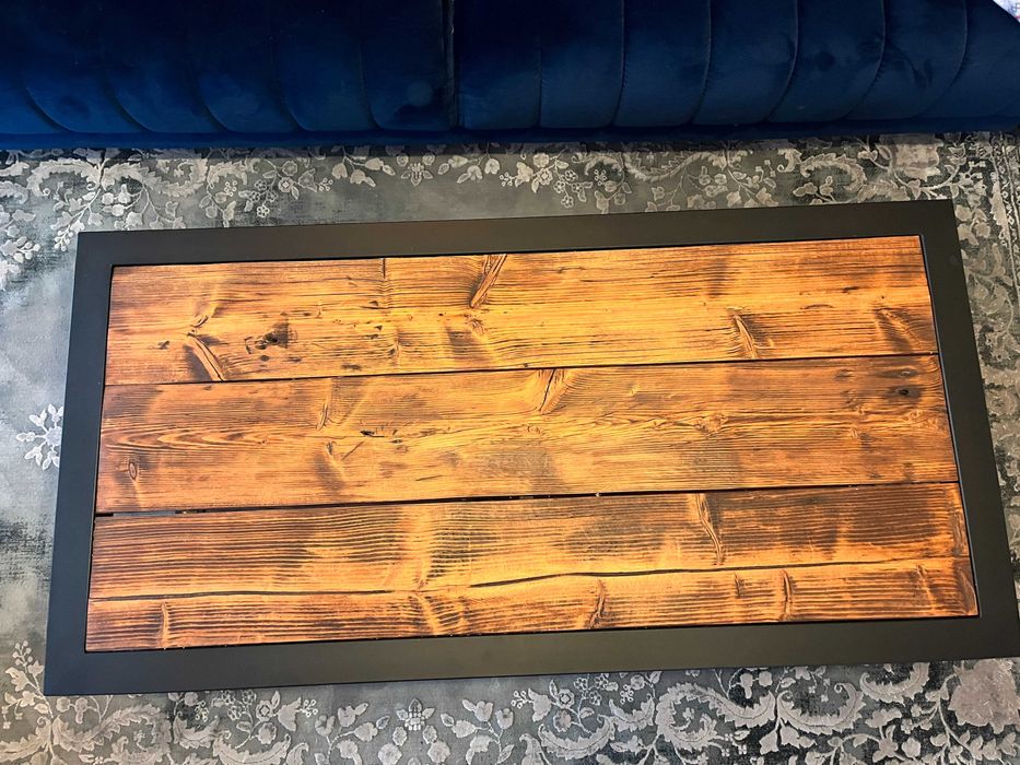 Stolik kawowy w stylu Loft do salonu lub na balkon.