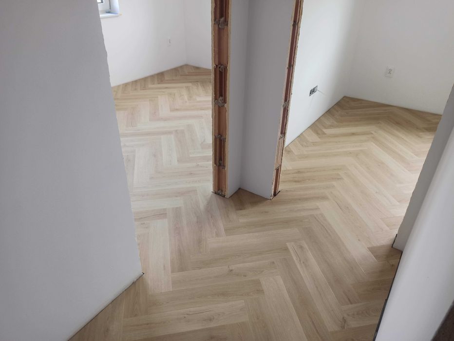 Montaż Paneli, jodełek oraz listew przy podłogowych