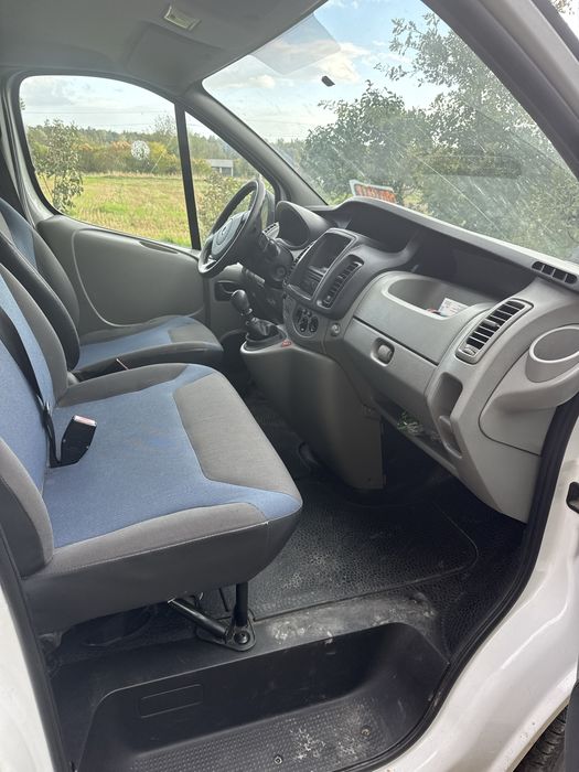 Renault Trafic 2.0 dci 115 KM 6biegow VAT 1