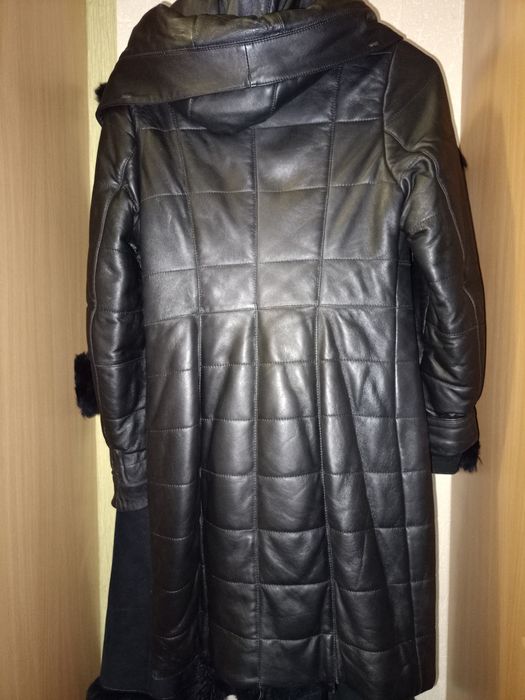 пальто натуральна шкіра зима-осінь на сінтепоні  розмір M