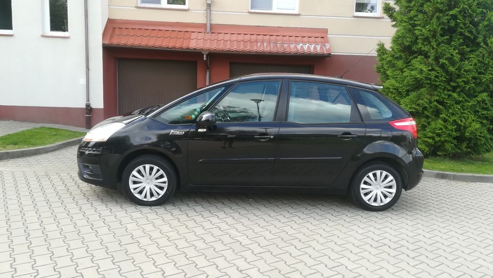 Sprzedam ładnego  C4 Picasso oszczędny diesel.Auto z hakiem