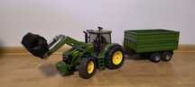 Komplet traktor John Deere + przyczepa