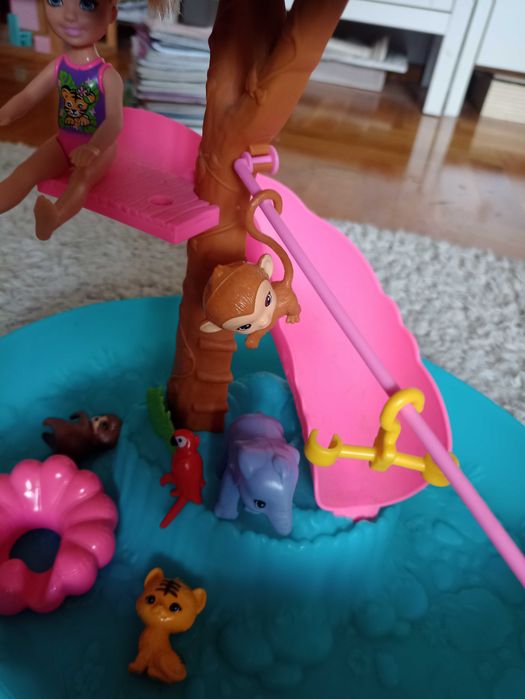 Barbie Chelsea Wakacyjna przygoda w basenie GTM85