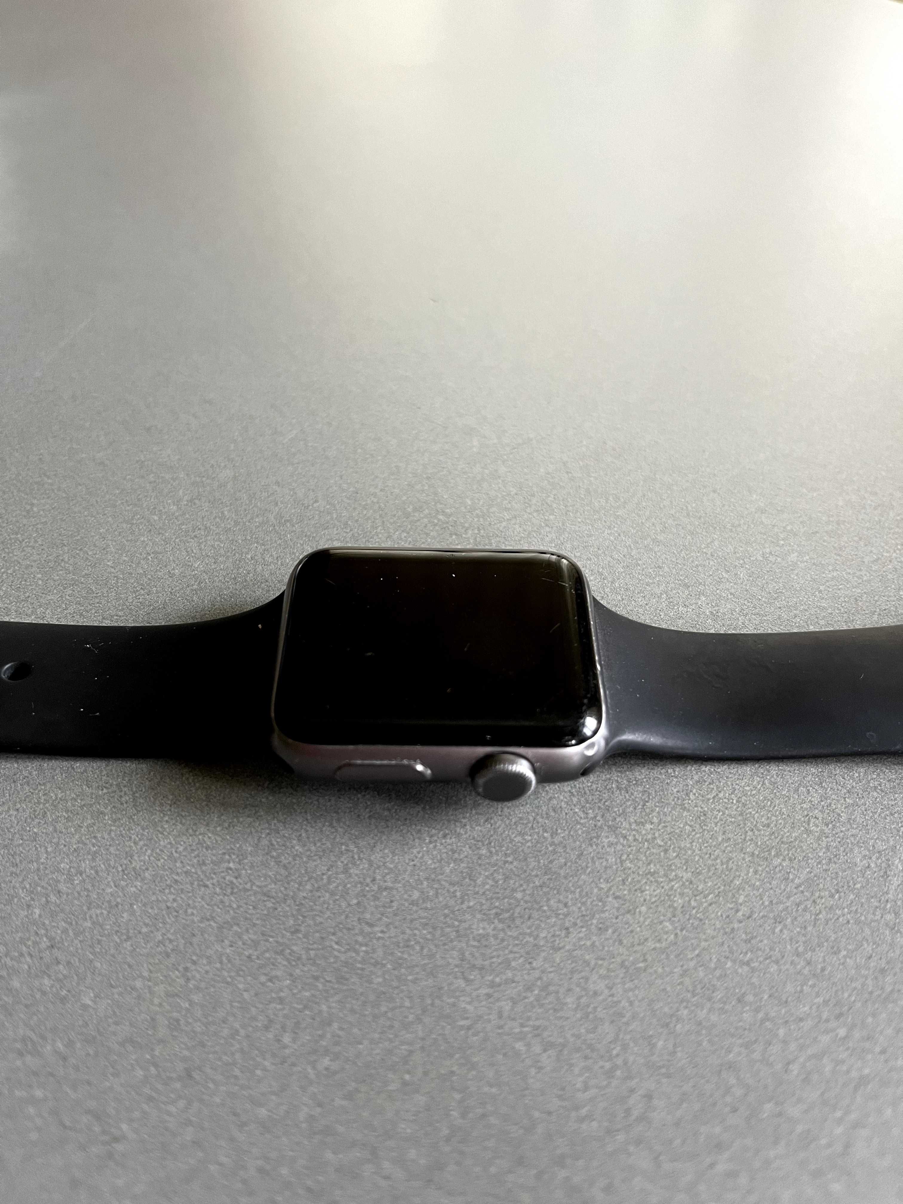 Apple Watch Series 2 Aluminium 42 mm z paskiem sportowym i ładowarką