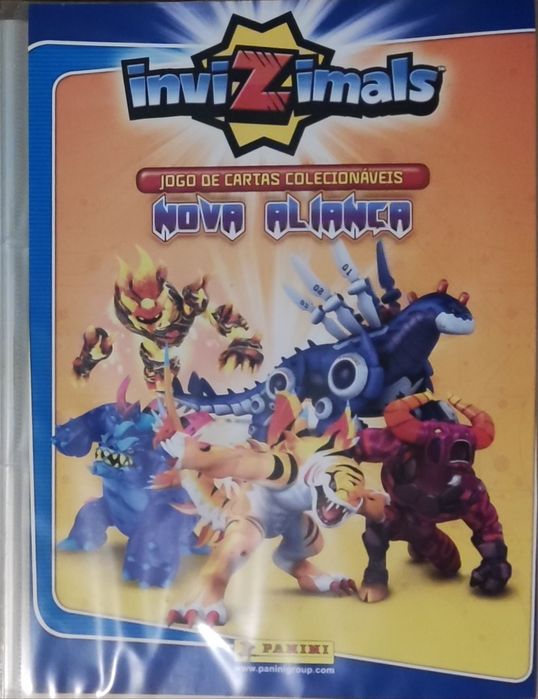 Invizimals caderneta com 62 cartas