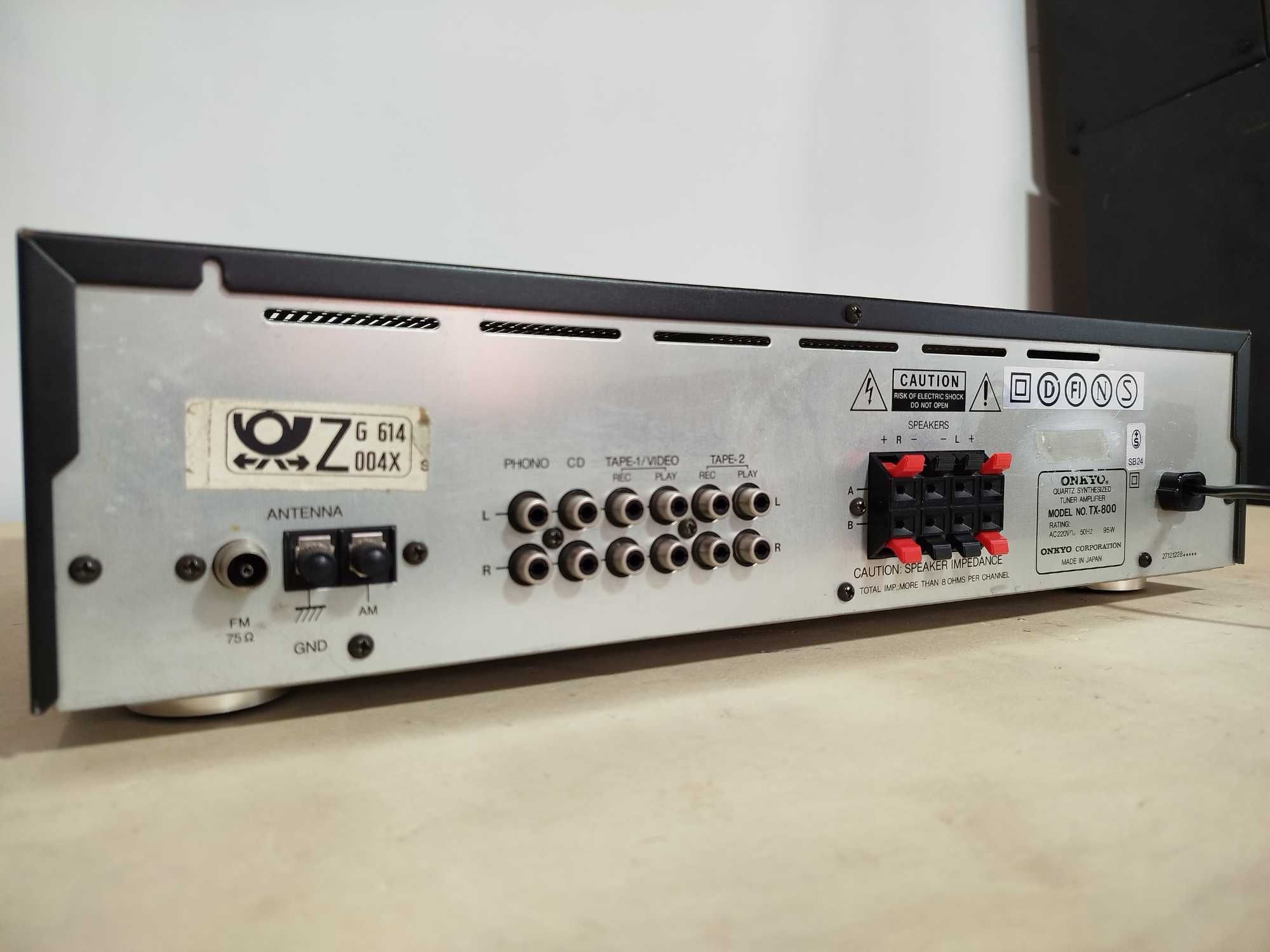 Ресивер Onkyo TX-800, має 40 Вт на канал, 8 Ом, FM, (збірка Японія)