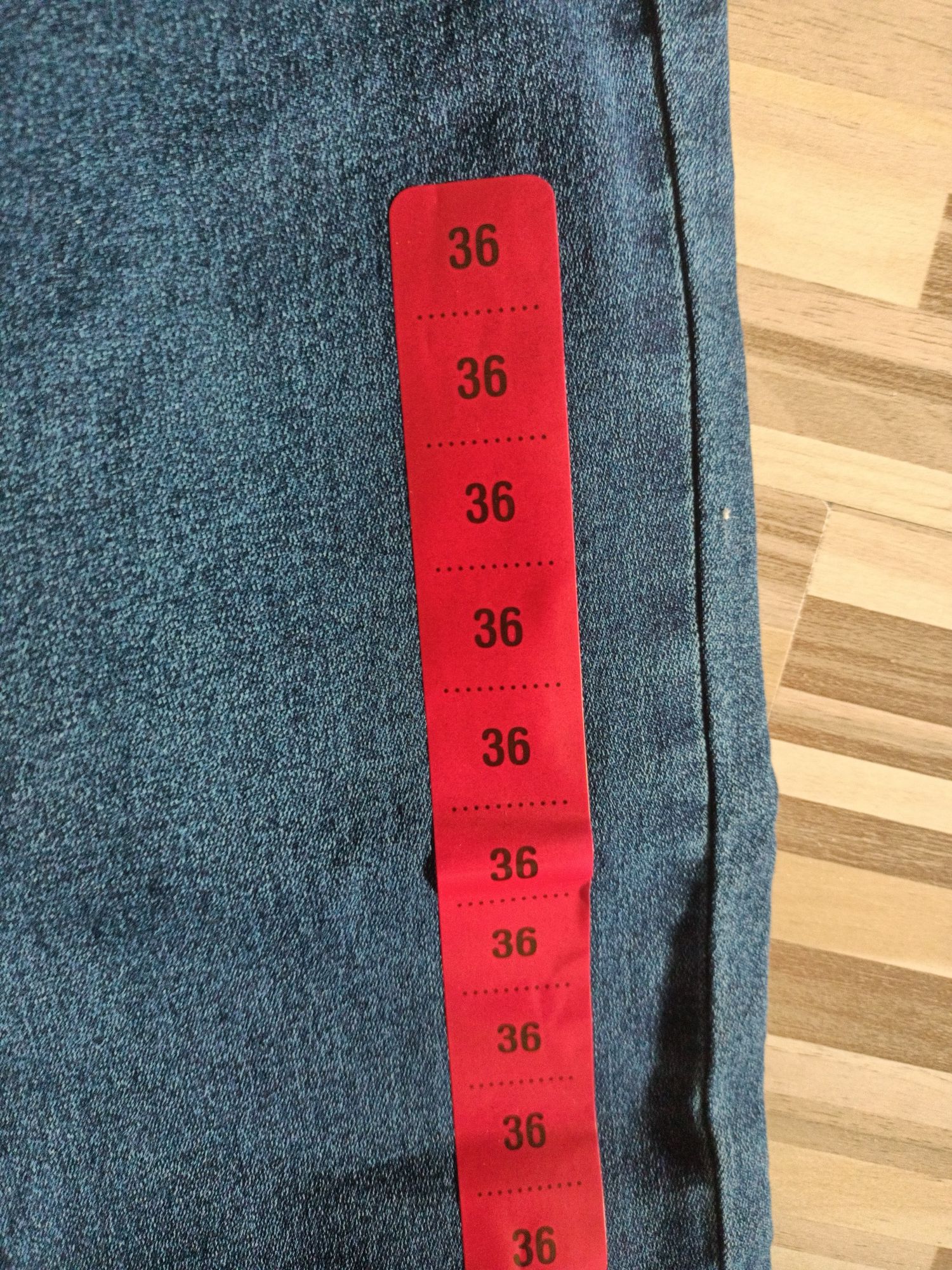 Nowe spodnie jeansowe rurki Sinsay rozmiar S