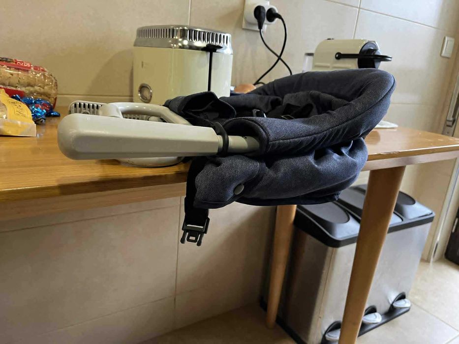 Cadeira alta - dobrável - perfeito para viagens