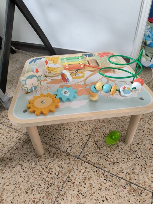 Mesa didática para bebé