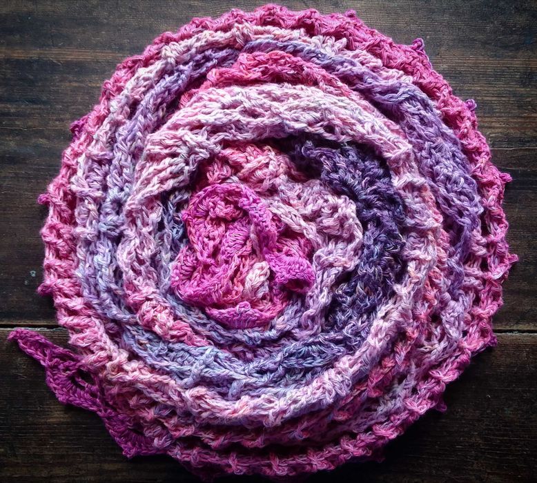 Chusta wykonana na szydełku