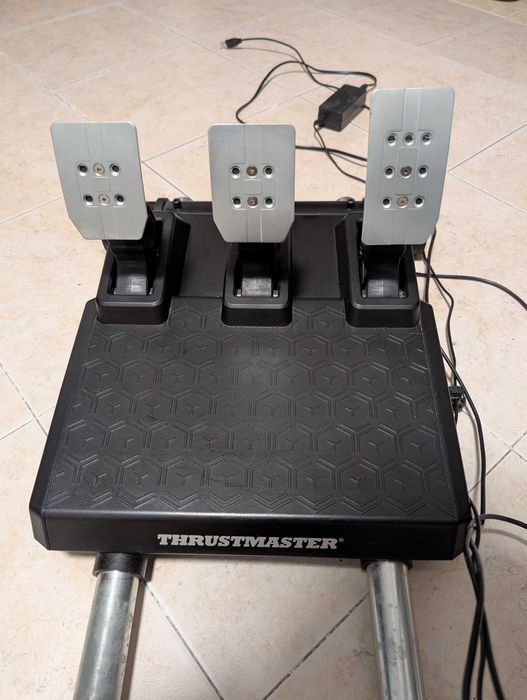 Volante  e pedais Thrustmaster T248 com Stand