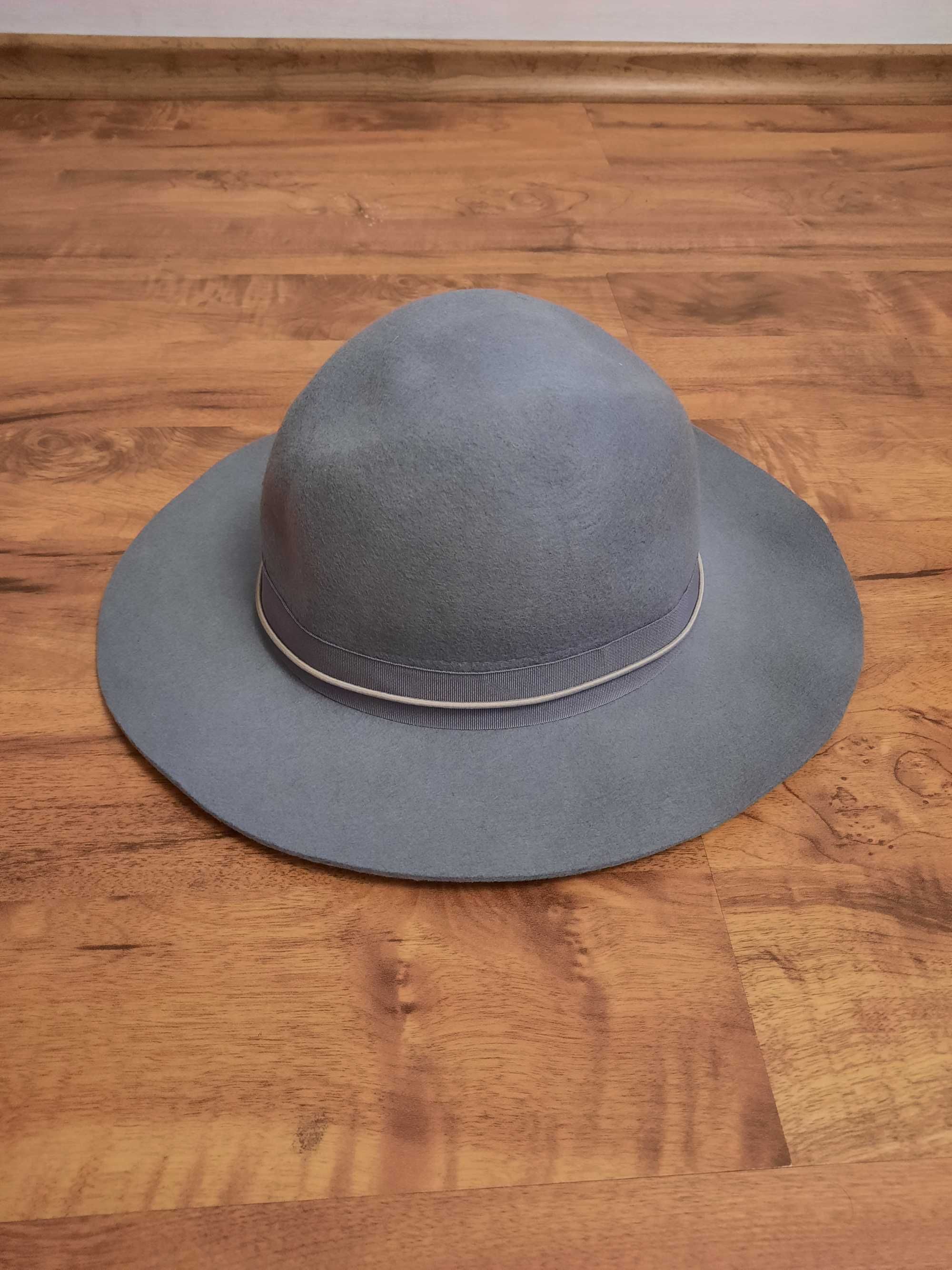 Wełniany kapelusz kapelusik z wełny regulowany Parfois rozmiar 57