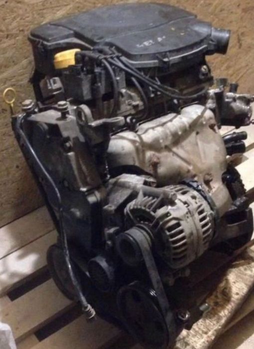 Двигатель мотор ГБЦ Головка Dacia Logan 1.4 1.6 K7J K4M Логан