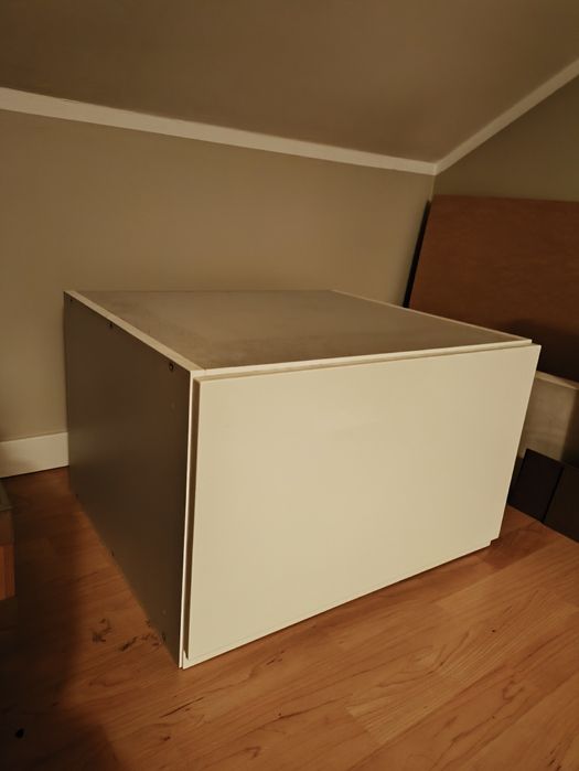 Biała szafka kuchenna