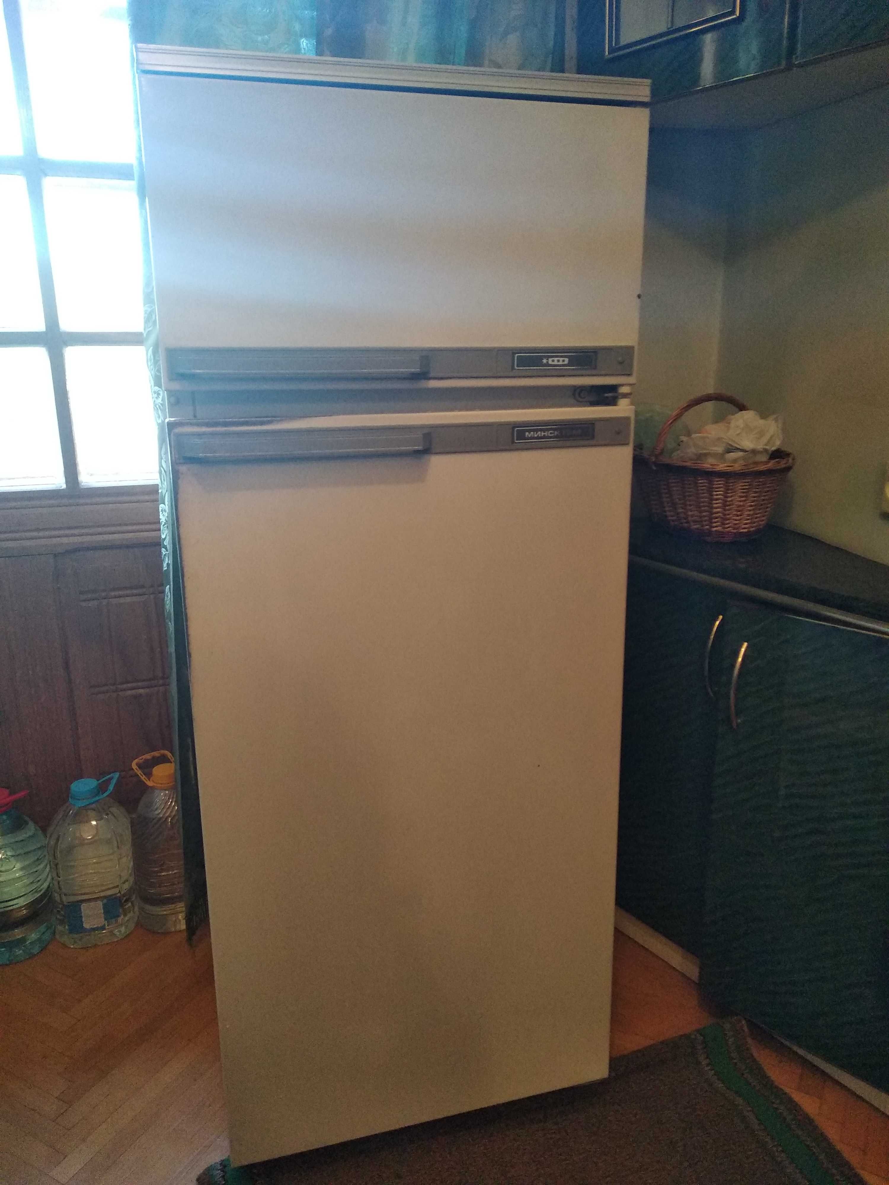 Продам холодильник на запчастини