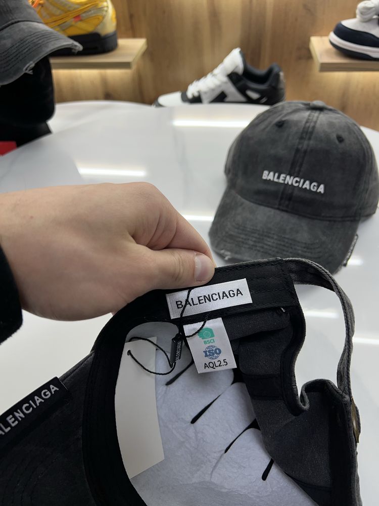 Бейсболка Кепка Balenciaga Faded Black