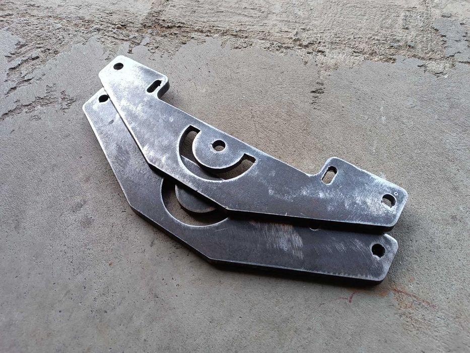 Mocowanie rolek do szlifierki tasmowej