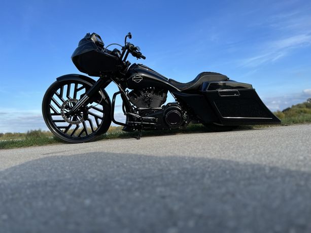 BAGGER  Harley Davidson Road Glide