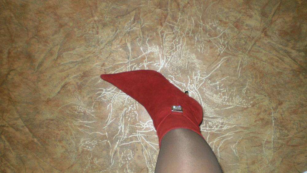 Замшевые праздничные сапожки