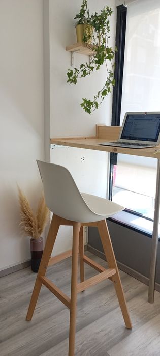 2 Bancos altos estilo nórdico