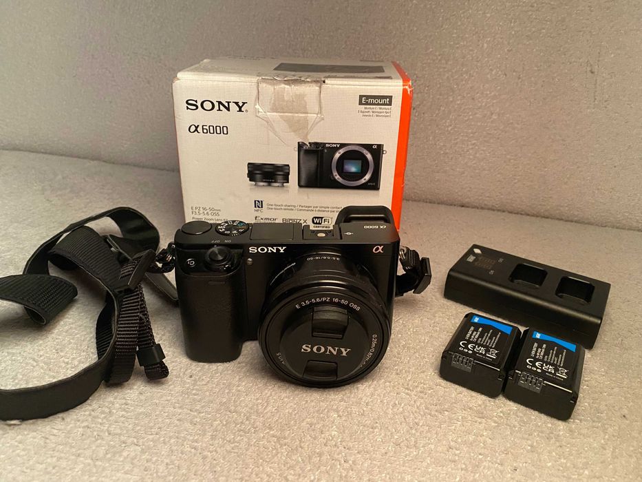Aparat Sony a6000, Alpha 6000 + obiektyw Sony 16-50