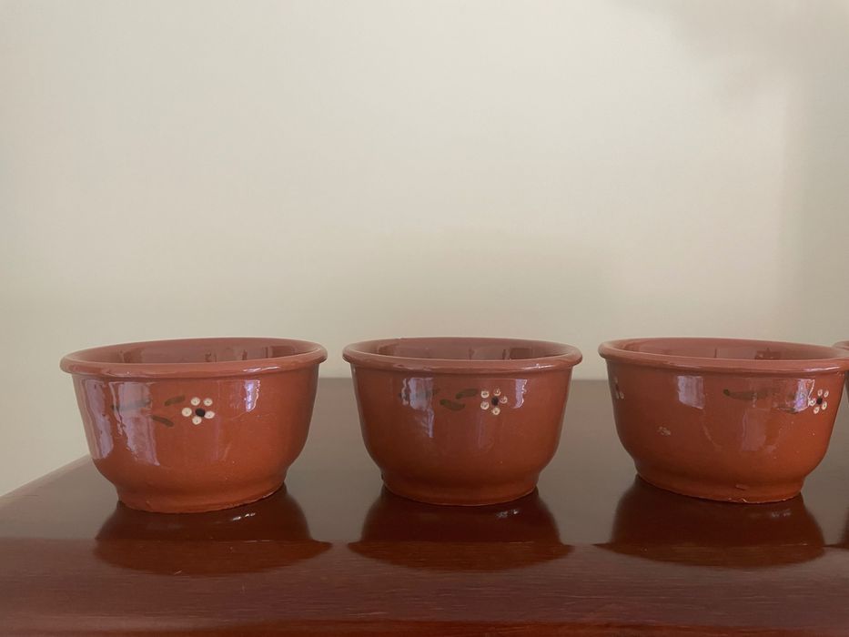 Canecas e malgas de barro