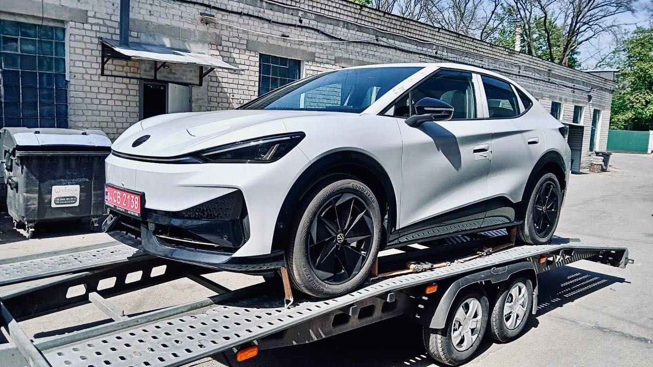 Послуги евакуатора по Україні Доставка авто з Європи Автовоз Евакуатор