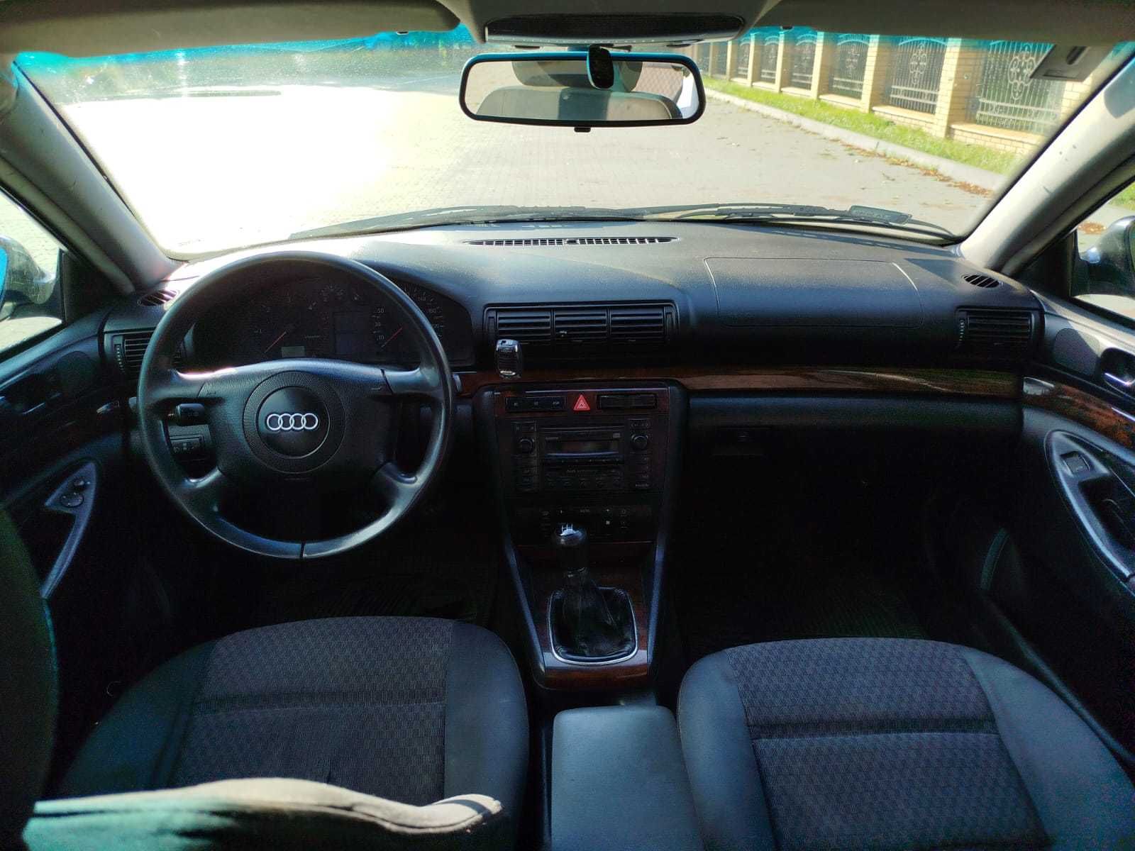 Audi a4 1.9 TDI 2000 rok