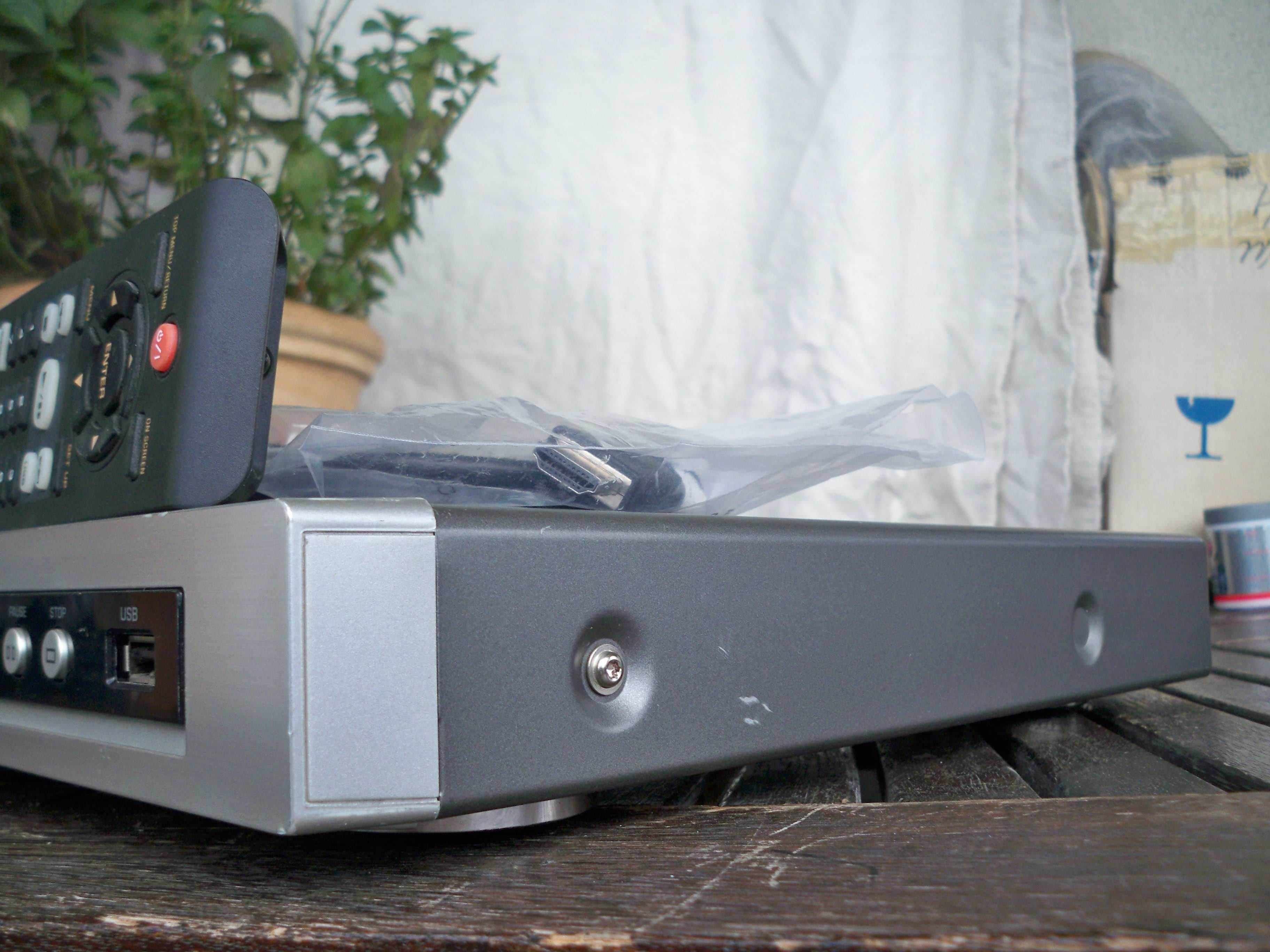 odtwarzacz DVD z HDMI i USB: Yamaha DVD-S661, pilot, kabel hdmi gratis