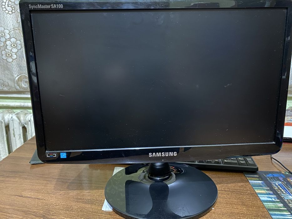 Монітор. Samsung (SyncMaster SA100)