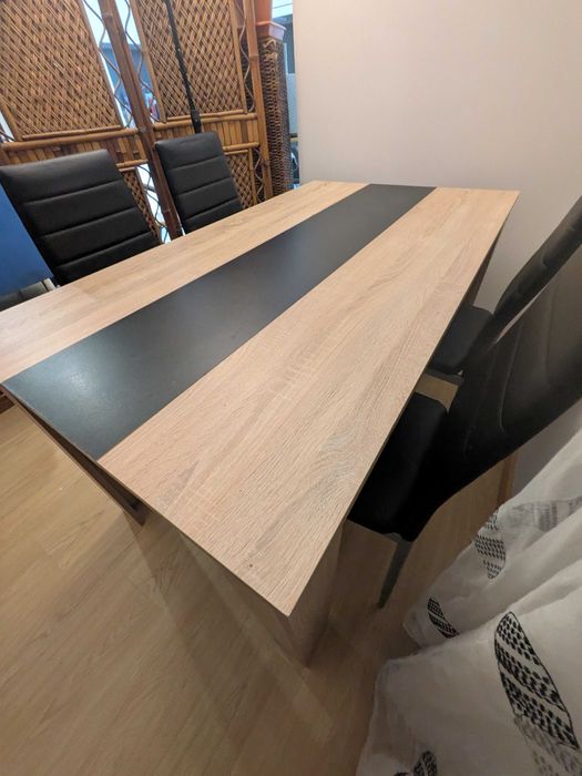 Mesa de jantar com 4 cadeiras