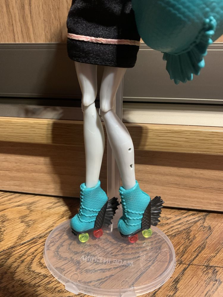 лагуна блю монстер хай (lagoona blue roller maze monster high)