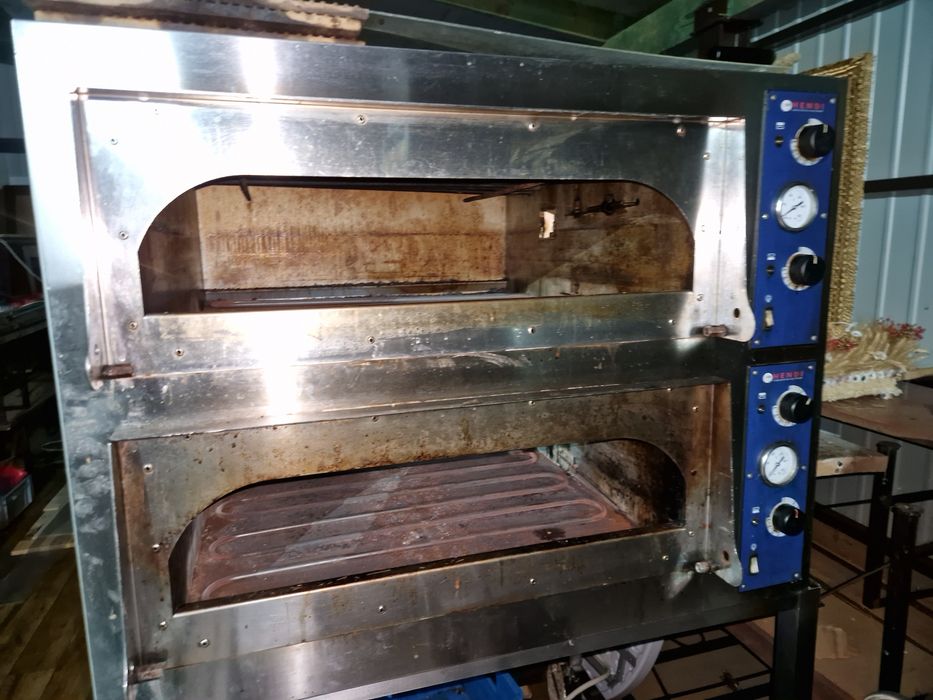 Piec pizzowy Hendi Bardzo Dobry stan