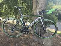 Bicicleta contra relogio carbono