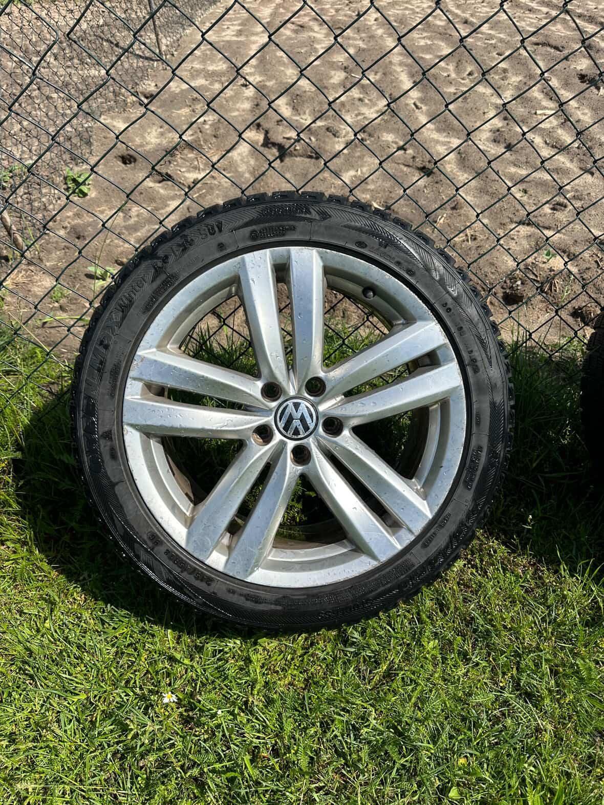 Продам 4 диска з резиною на  Wolksvagen  r18
