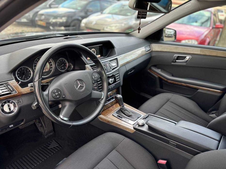 Mercedes-Benz E-Class 2010, 1.8 бензин, коробка передач автомат.