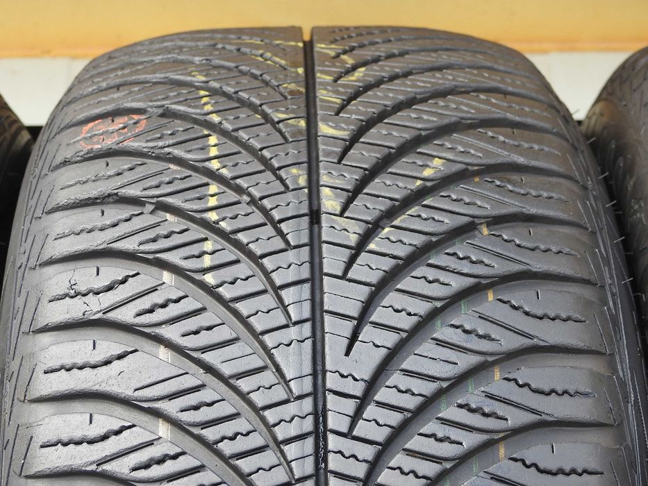 4x 215/55 r17 94v goodyear vector 4season gen 20/19rok 7mm