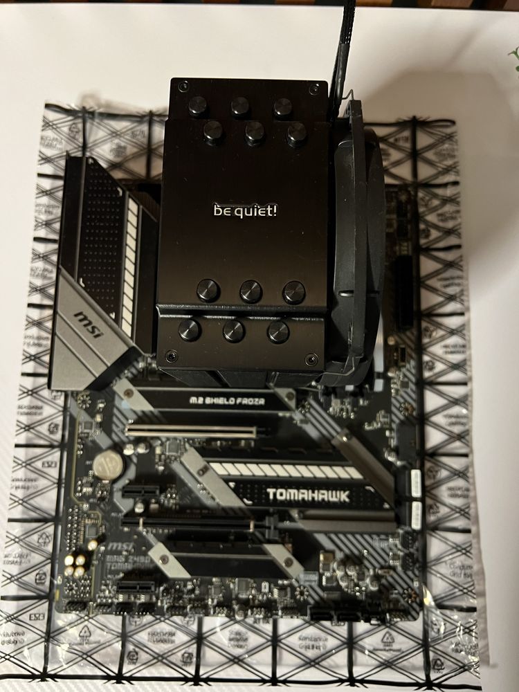 Zestaw do grania - i5 10600k, MSI Z490 Tomahawk, 16 GB RAM Corsair RGB