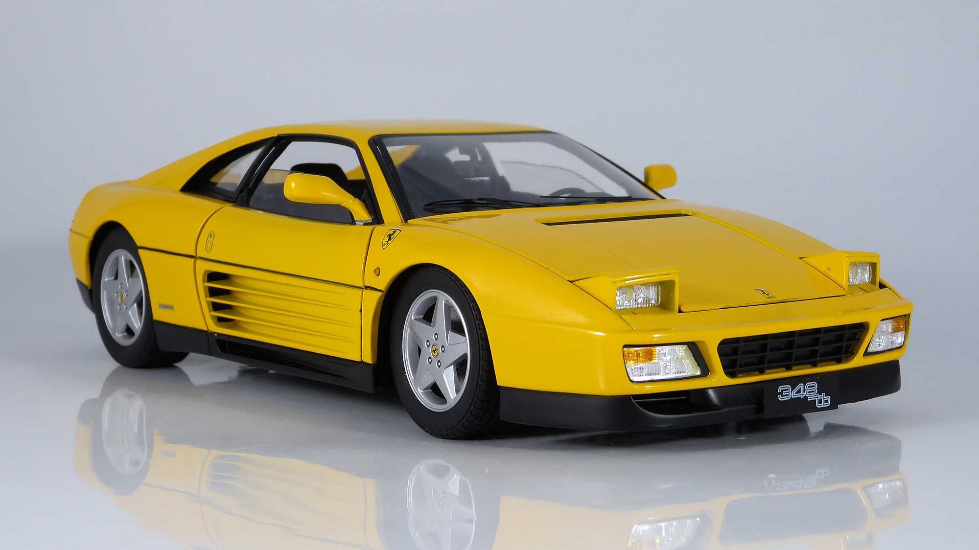 1:18 Hot Wheels Elite Ferrari 348 TB 1989 (V7437)