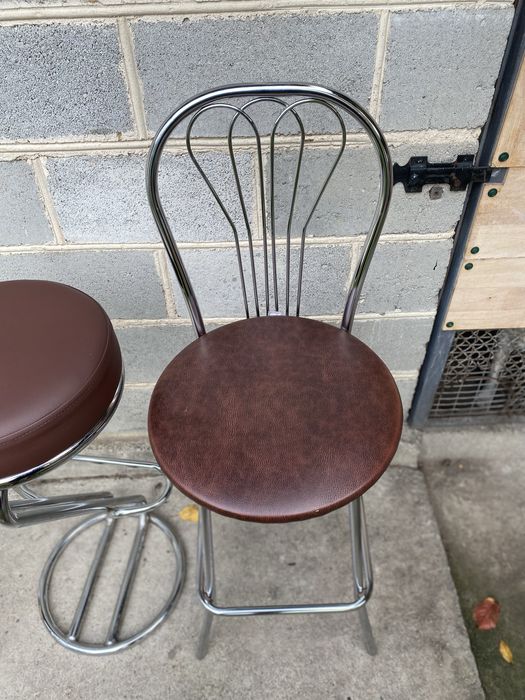 Барні стільці в доброму стані