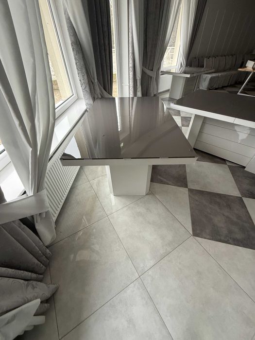 Sprzedam stół rozkładany biały lakierowany