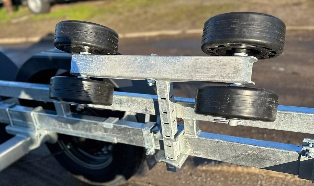 Przyczepa pod jacht łódź Lorries PP25 do 780cm TRANSPORT 2500DMC RATY