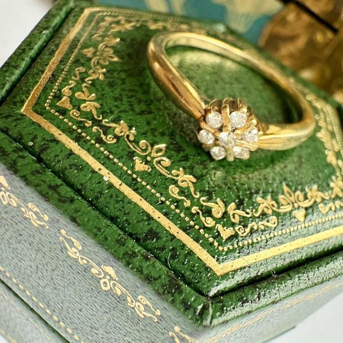 Złoty pierścionek 9k diamenty brylanty kwiatek vintage rozmiar 11