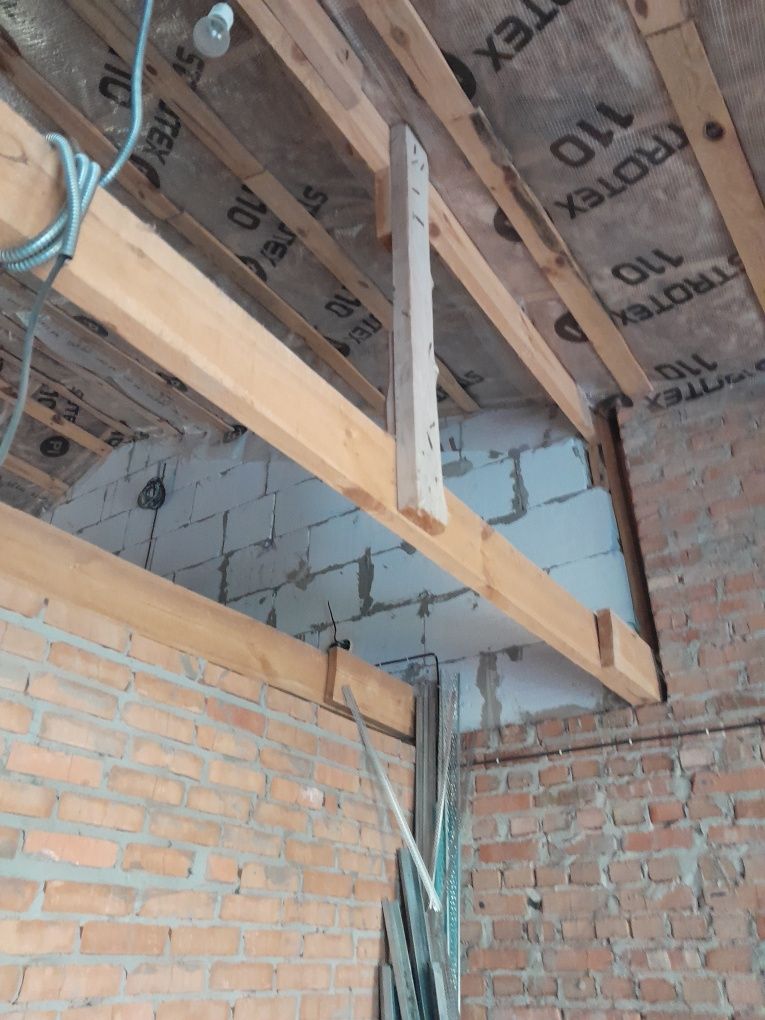 Продам танхаус  з червоної цегли 2 поверхи