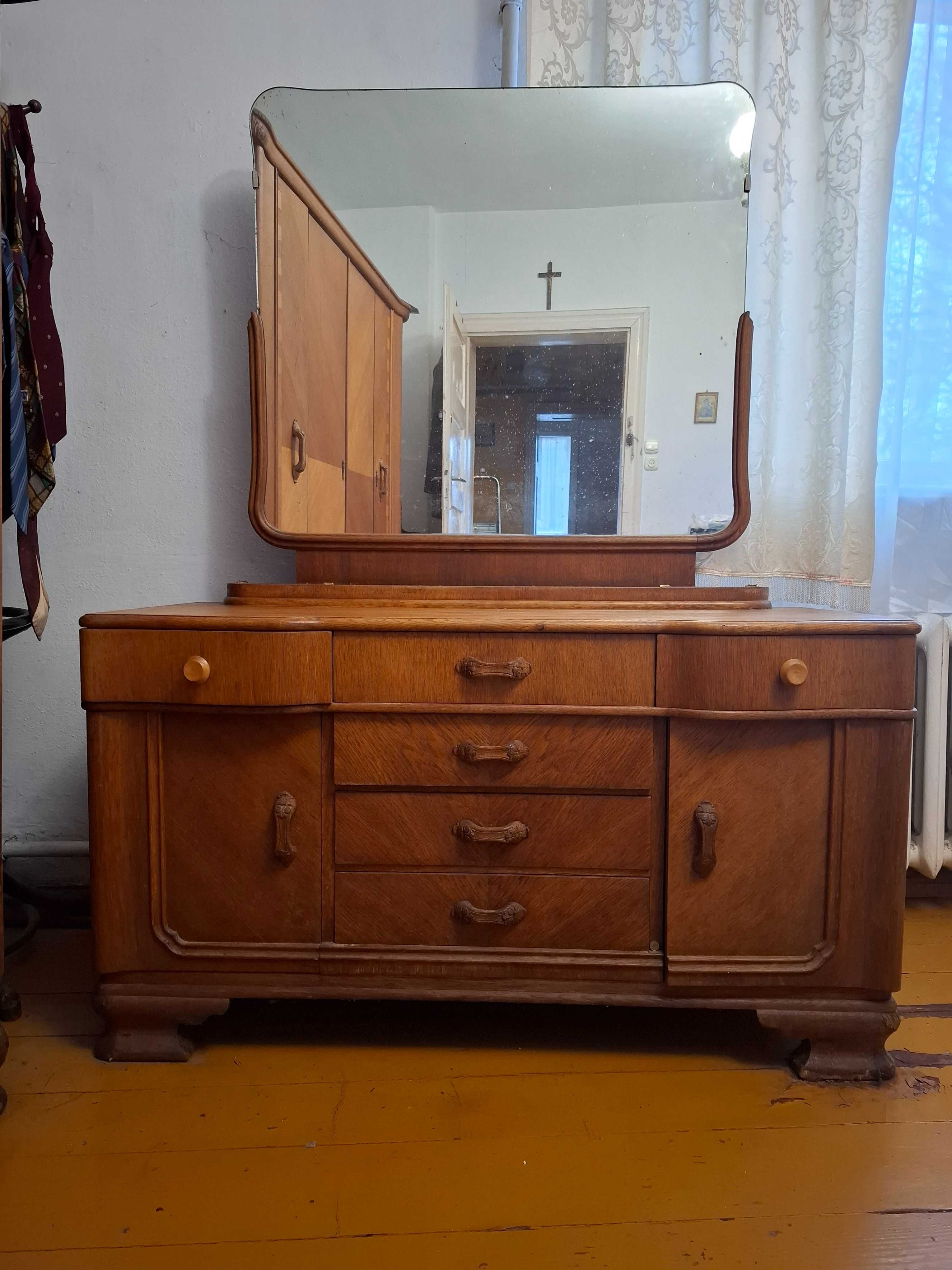 Toaletka dębowa z 1920 roku